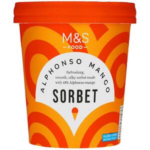 marksandspencer_food_ZMRLZINY 2023_mangovy sorbet z Alfonso manga_109,90Kc.jpg